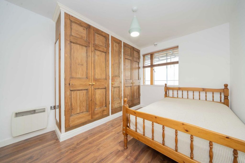 Property photo 3 of 5