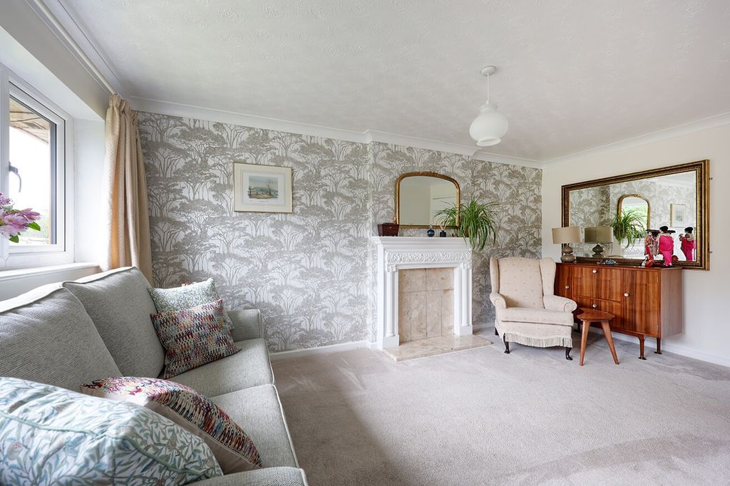Property photo 2 of 14 5073064