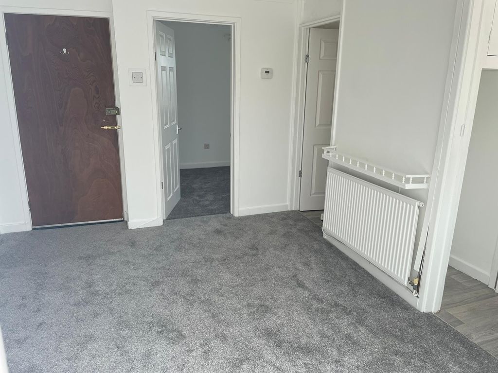 Property photo 3 of 8 Image