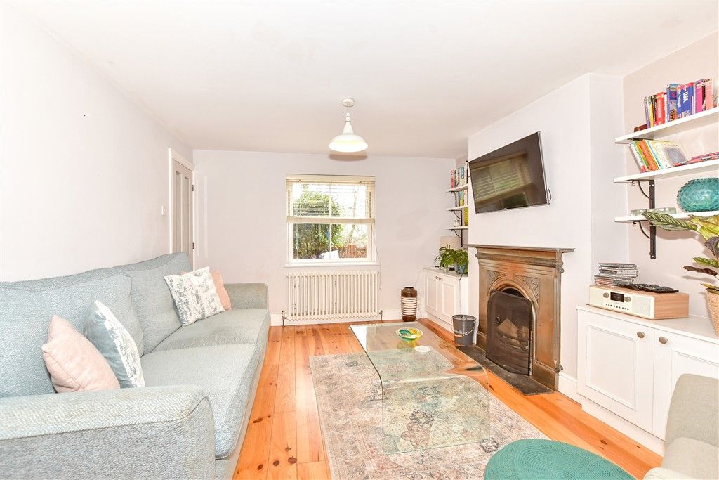 Property photo 3 of 15 Lounge