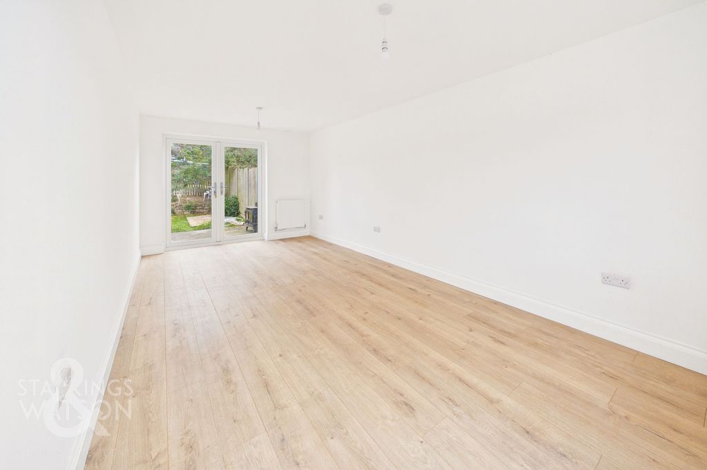 Property photo 3 of 23