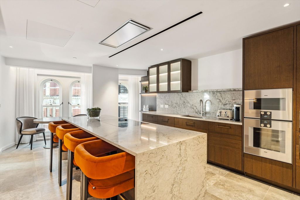 Property photo 2 of 27 Image