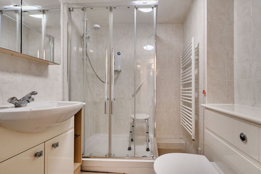 Additional image 12 of 2 bed flat for saleGanderton Court, Pershore WR10