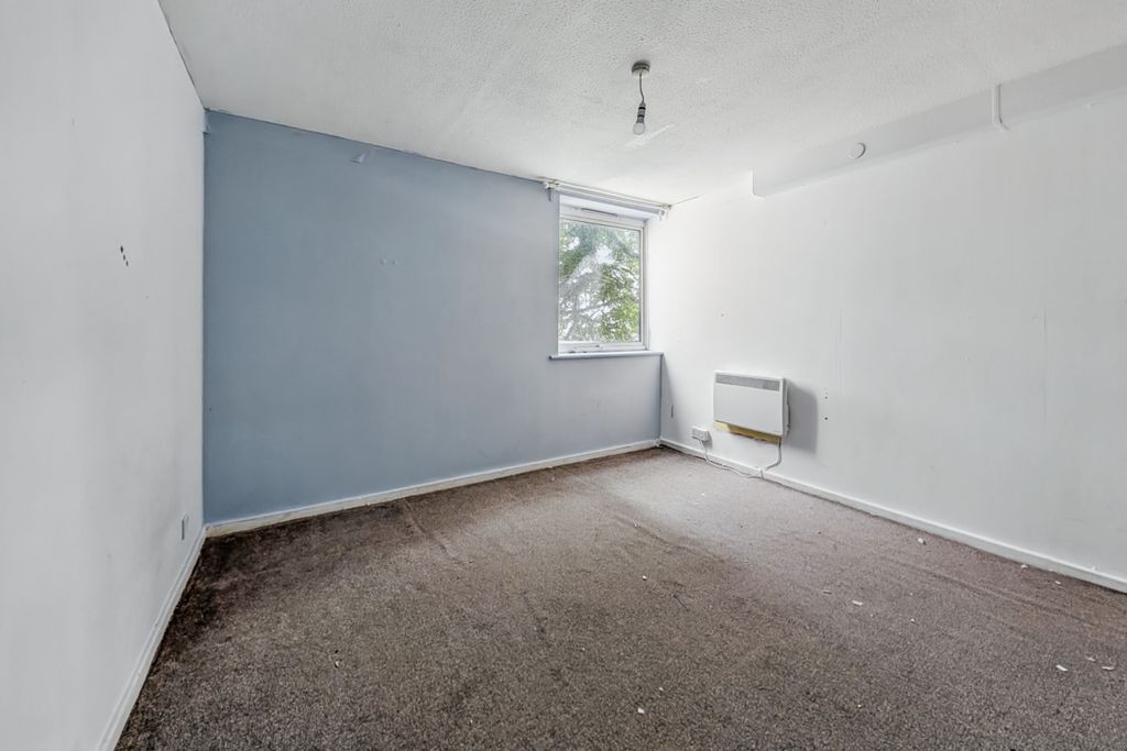 Property photo 3 of 16 Flat 42, Benwell Close, Benwell Grange, Newcastle Upon Tyne, Ne15 6Rz