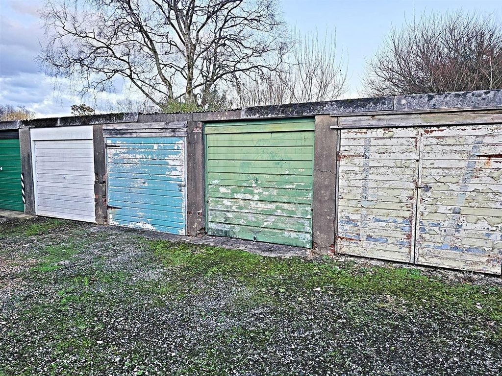 Property photo 2 of 4