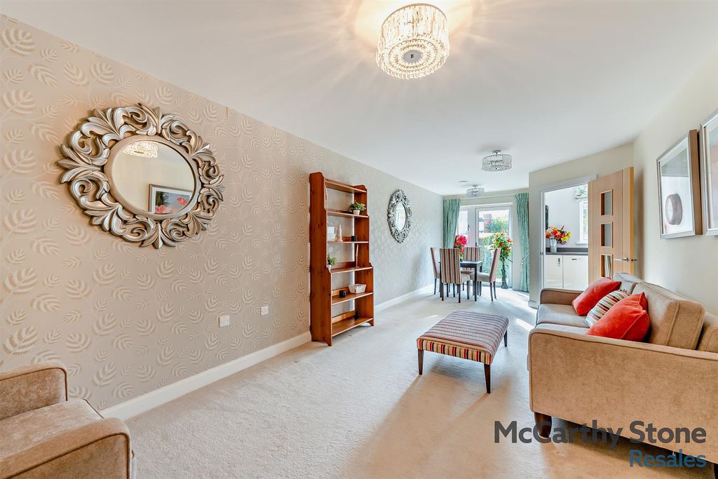 Property photo 2 of 20 8636625-Interior06-800.Jpg