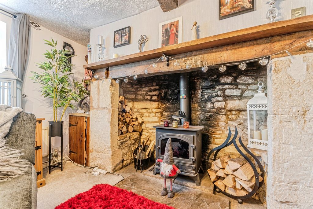 Property photo 2 of 20