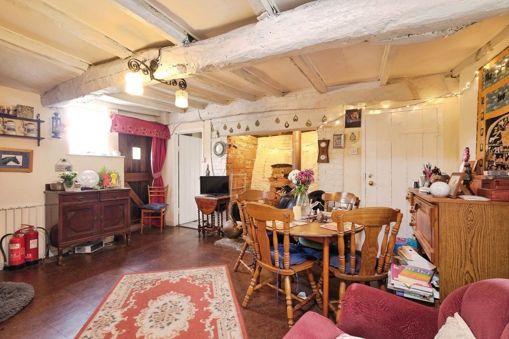 Property photo 2 of 18