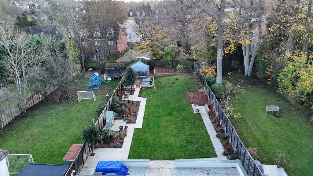 Property photo 2 of 34