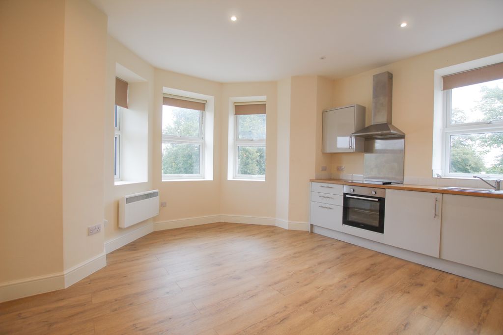 Property photo 3 of 10 Kitchen / Living Room