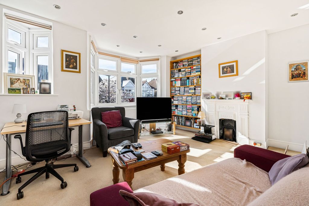 Property photo 2 of 14