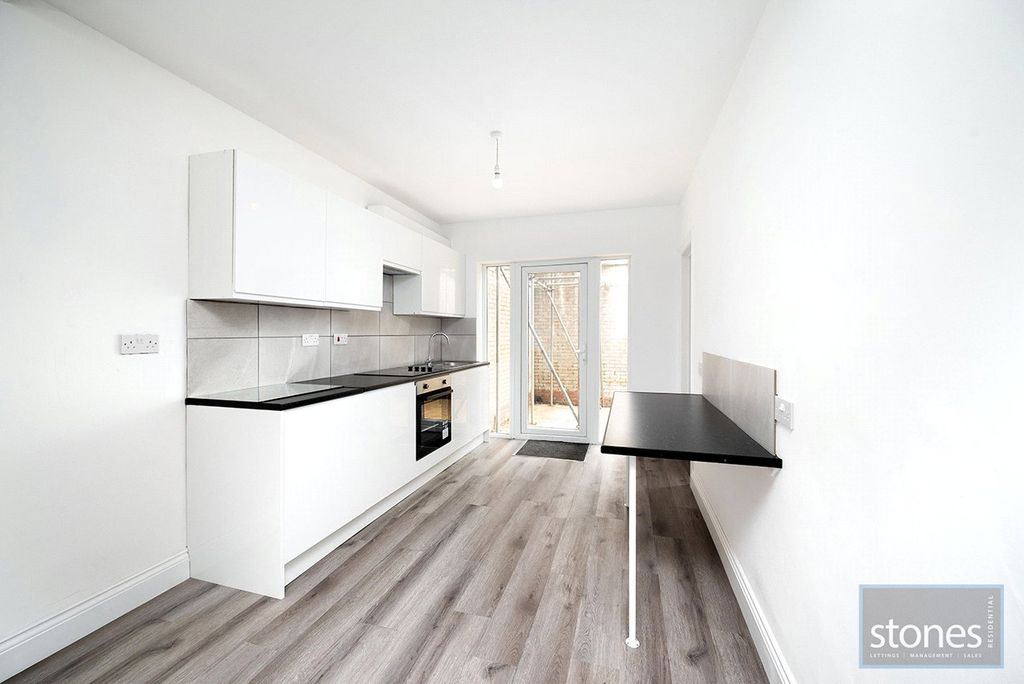 Property photo 2 of 13 Picture No. 05