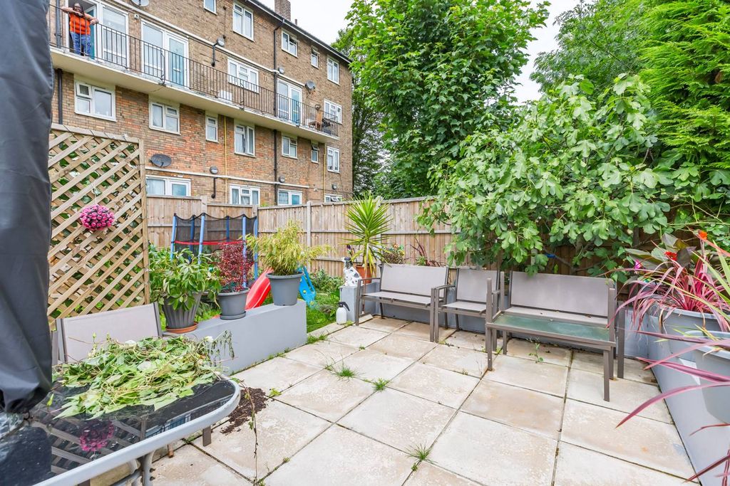 Property photo 2 of 16
