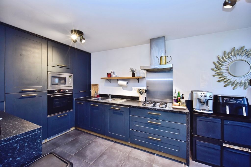 Property photo 2 of 18 Pbox-Img.Jpg