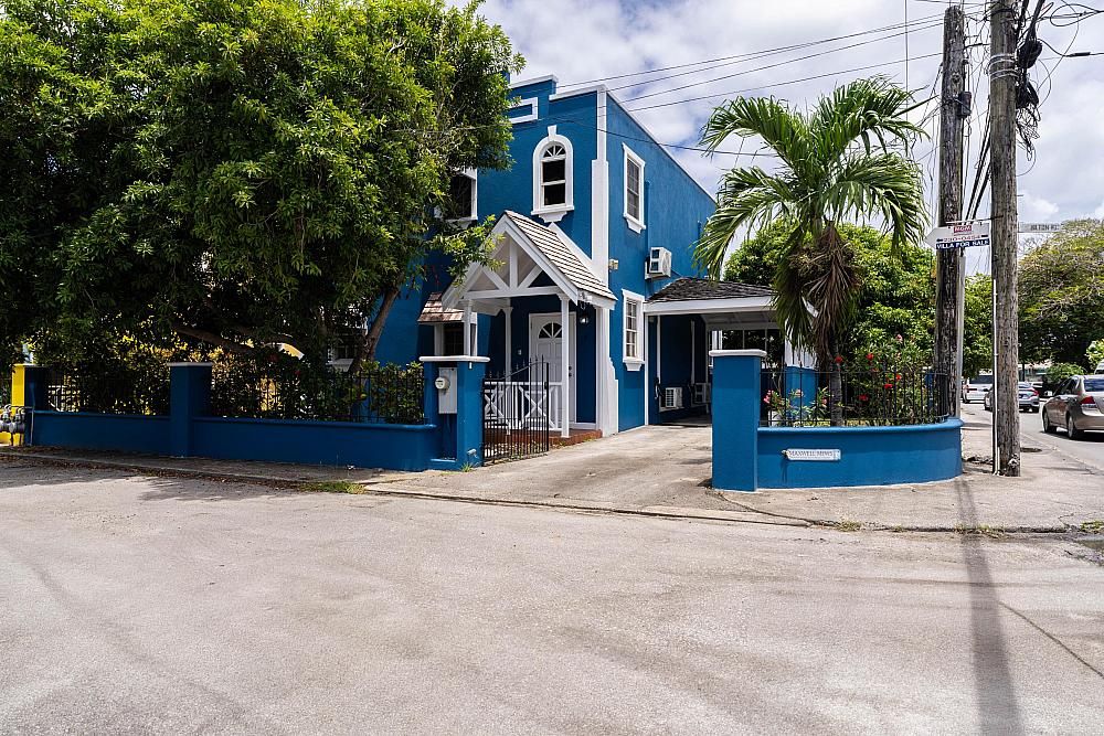 Property photo 1 of 17