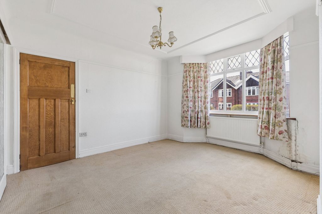 Property photo 3 of 12 Dining Room