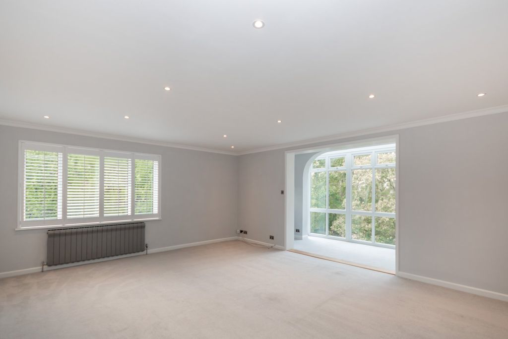 Property photo 3 of 22 Picture No. 04