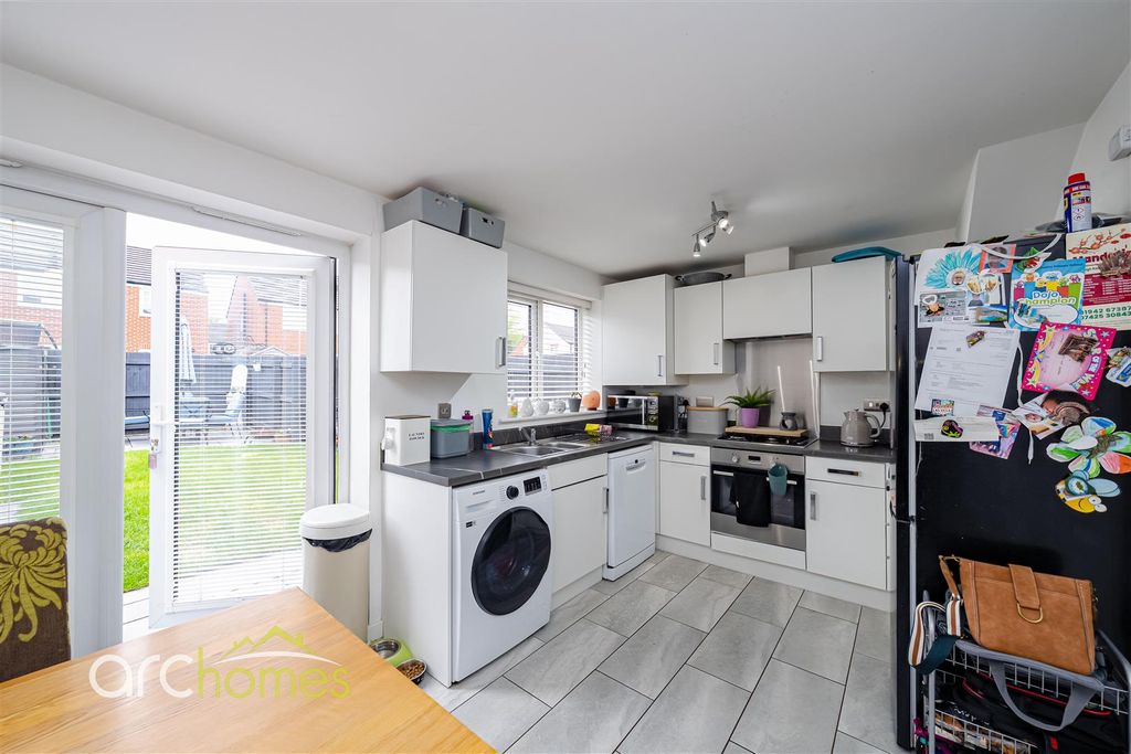 Property photo 3 of 21 Heaton-7.Jpg