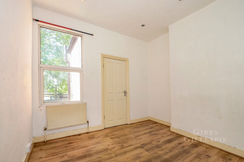 Property photo 3 of 11 Pbox-Img.Jpg