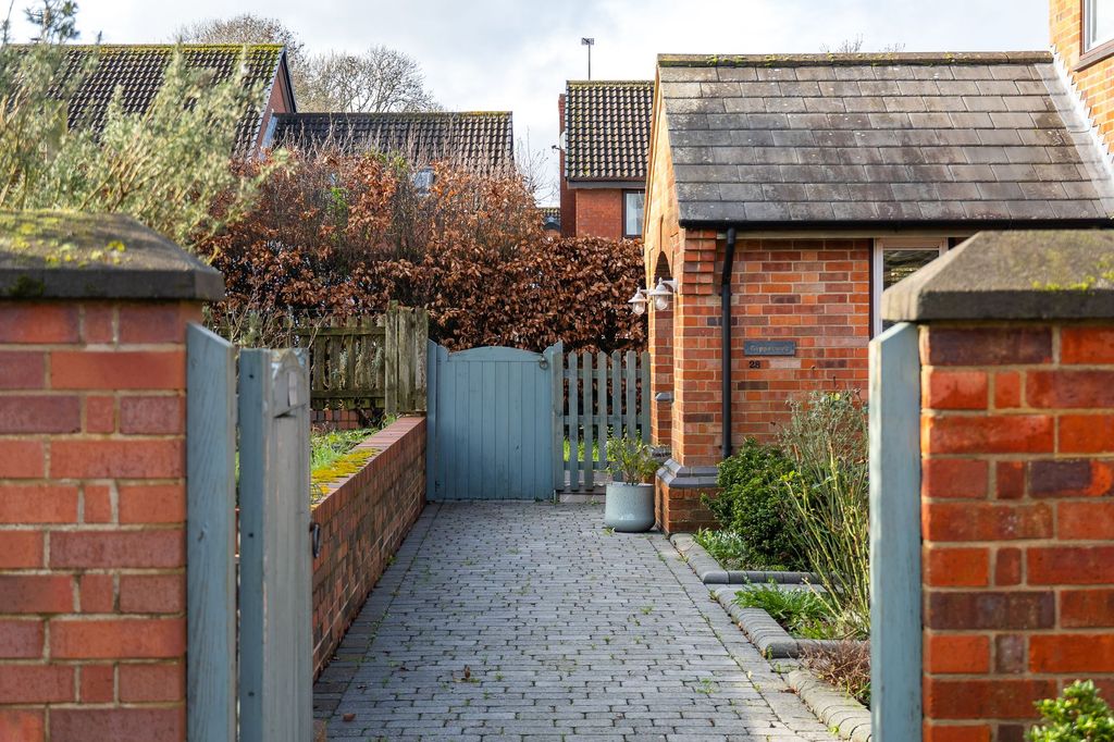 Property photo 2 of 43