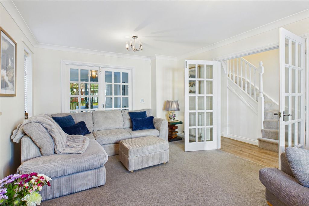 Property photo 3 of 24 Lounge Double Doors