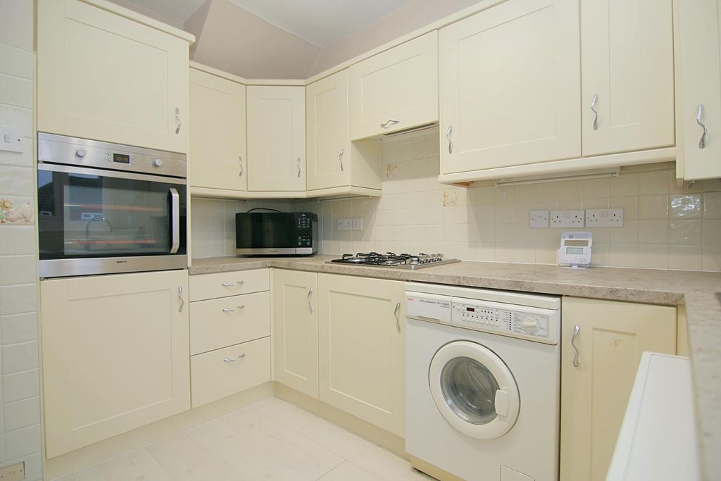 Property photo 2 of 20 Kitchen