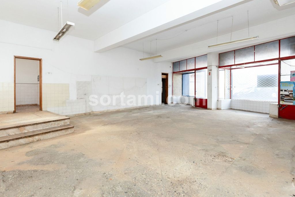 Property photo 3 of 12