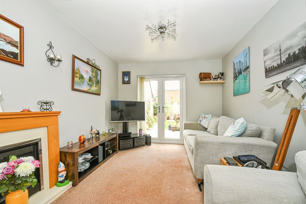 Property photo 3 of 15