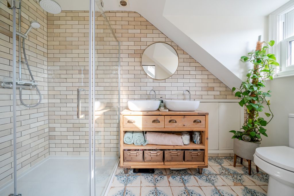 Property photo 3 of 4