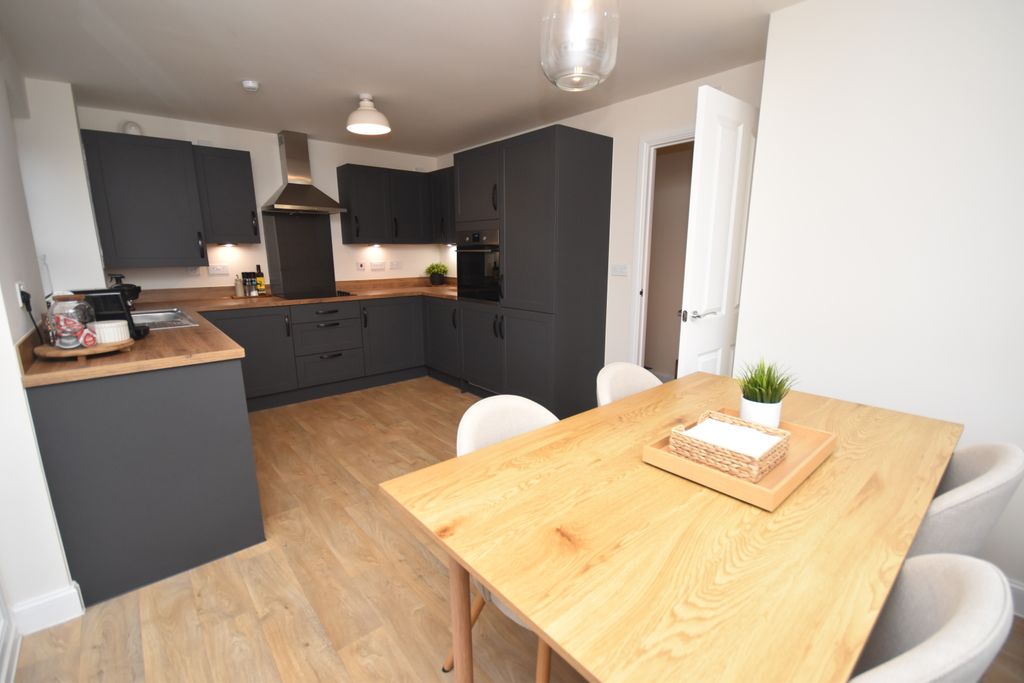 Property photo 2 of 13 Kitchen/Diner