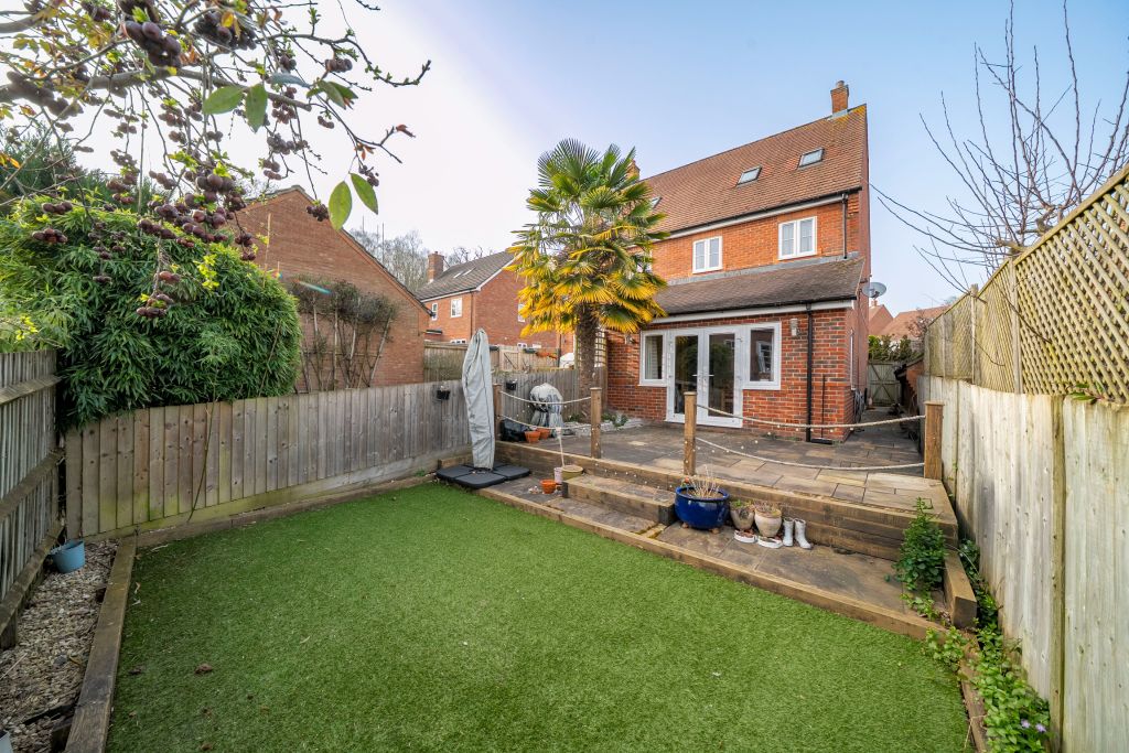 Property photo 2 of 25