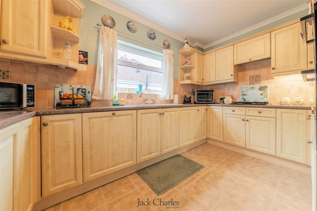 Property photo 3 of 21 26 Winifred Road-11.Jpg