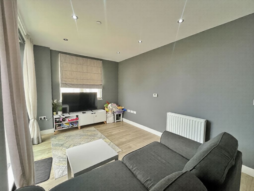 Property photo 1 of 15 Photo 14