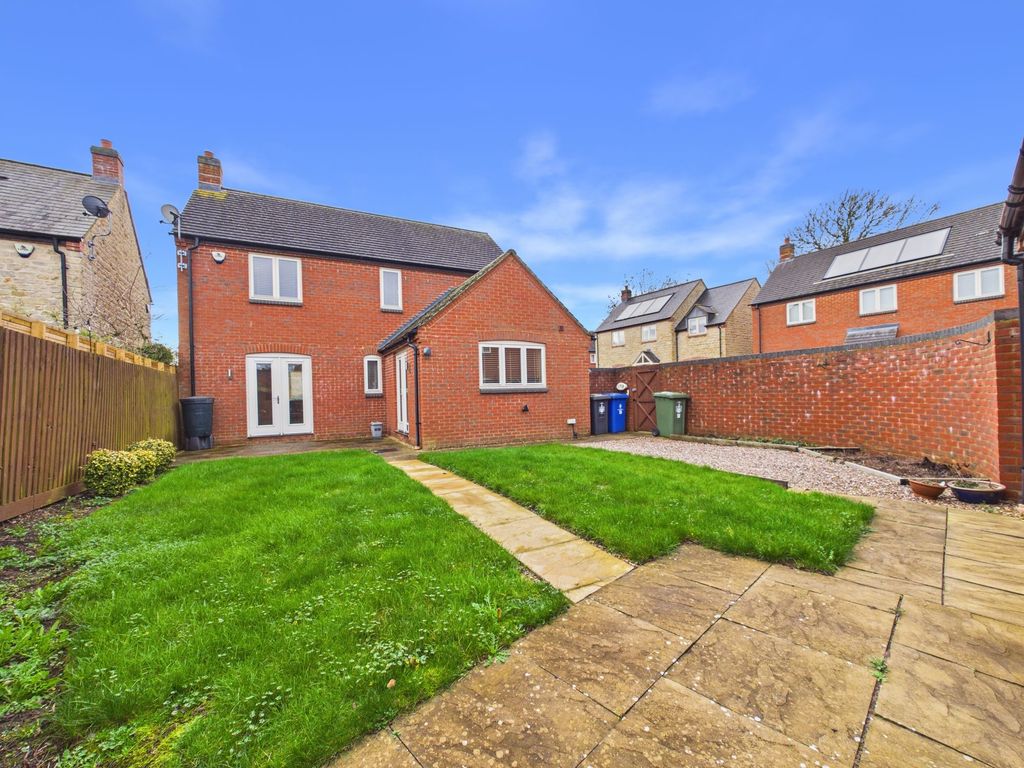 Property photo 2 of 23