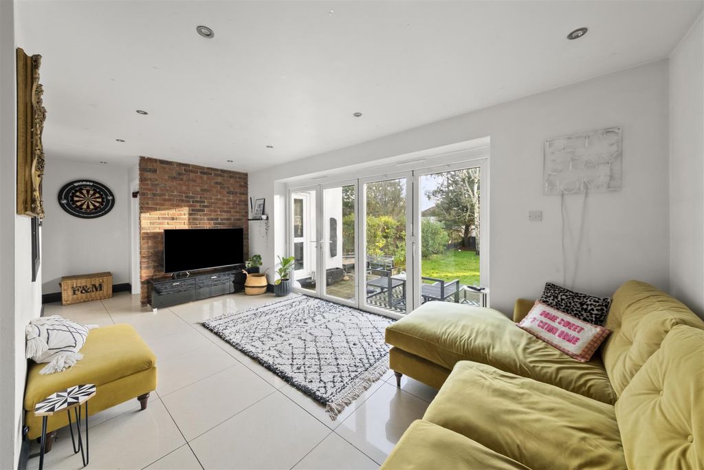 Property photo 3 of 22