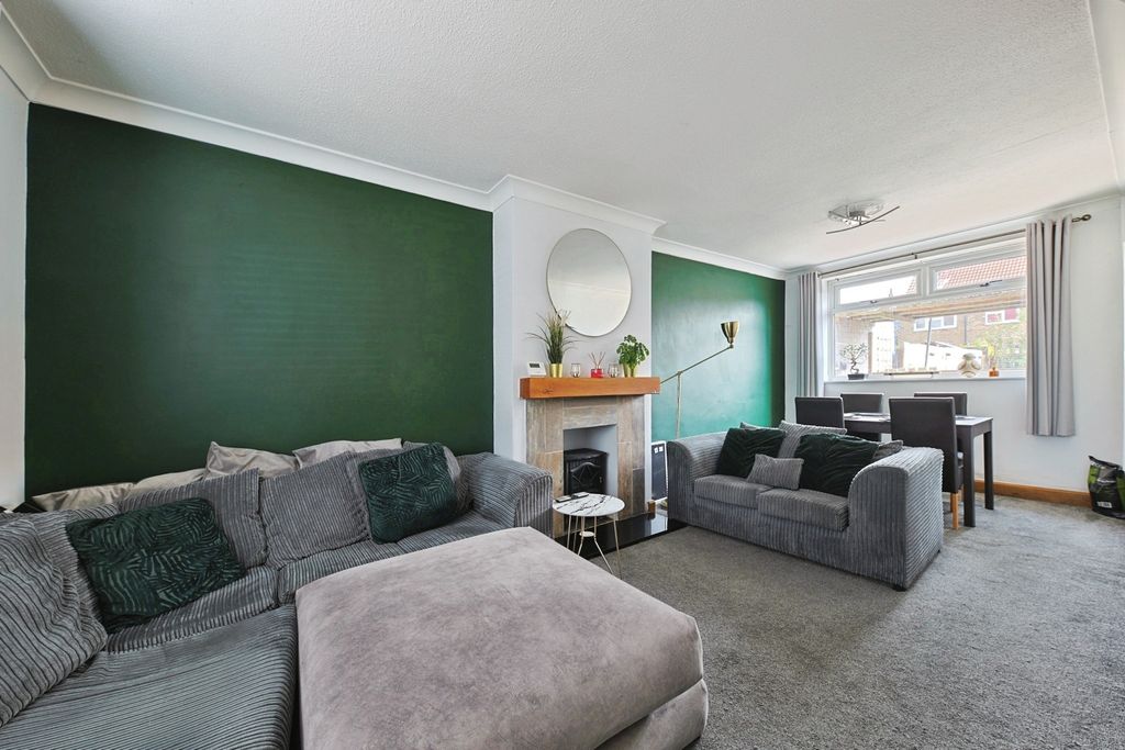 Property photo 2 of 10 4108075