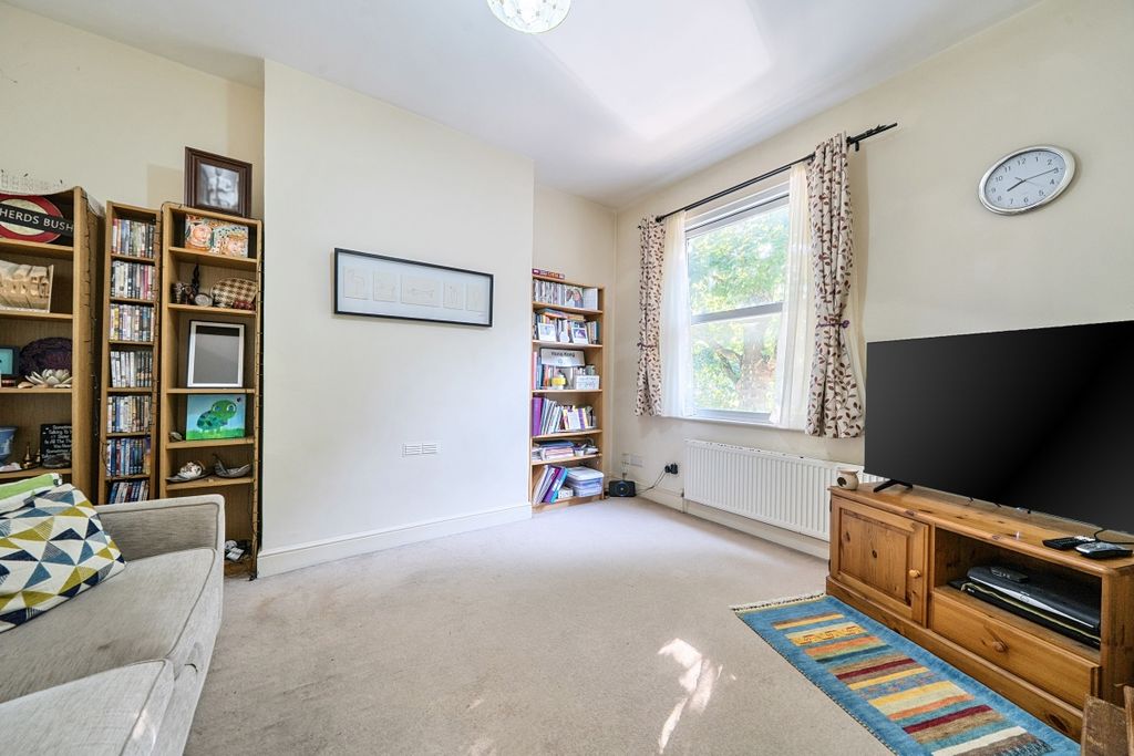 Property photo 2 of 10