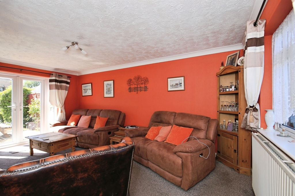Property photo 2 of 18