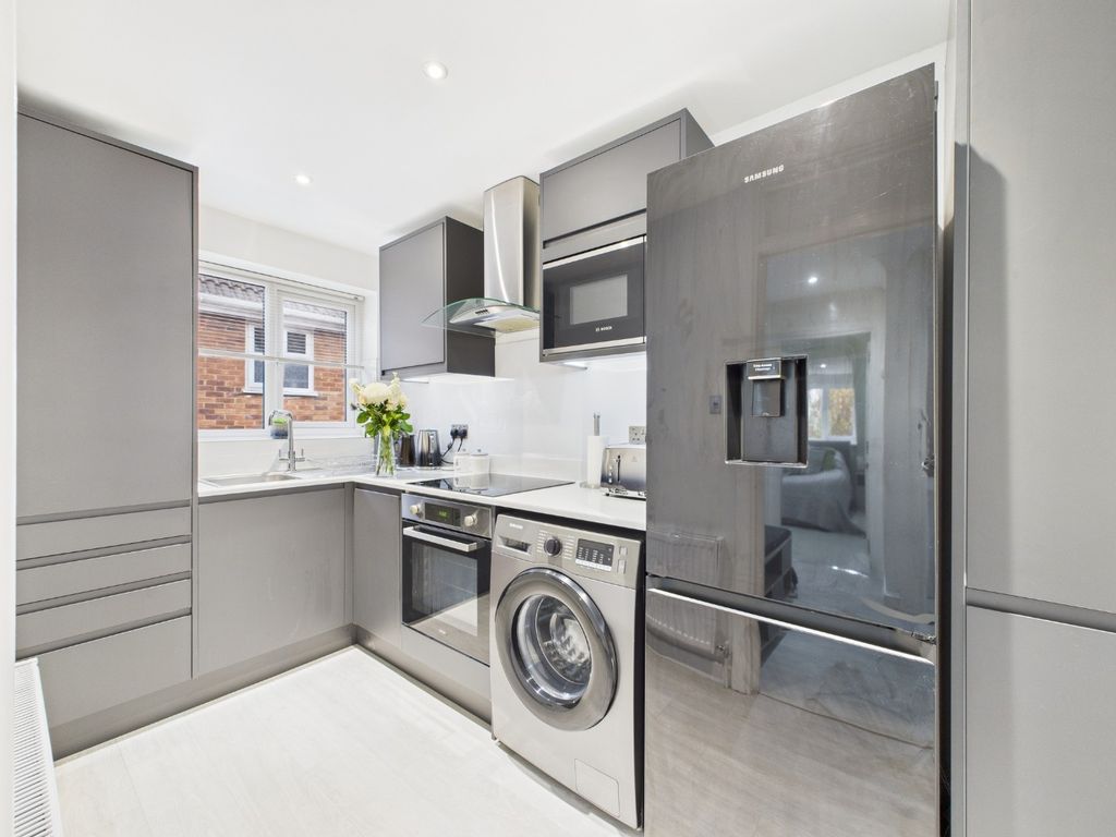 Property photo 3 of 8 4645563