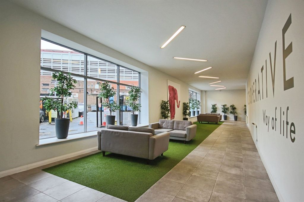 Property photo 3 of 17