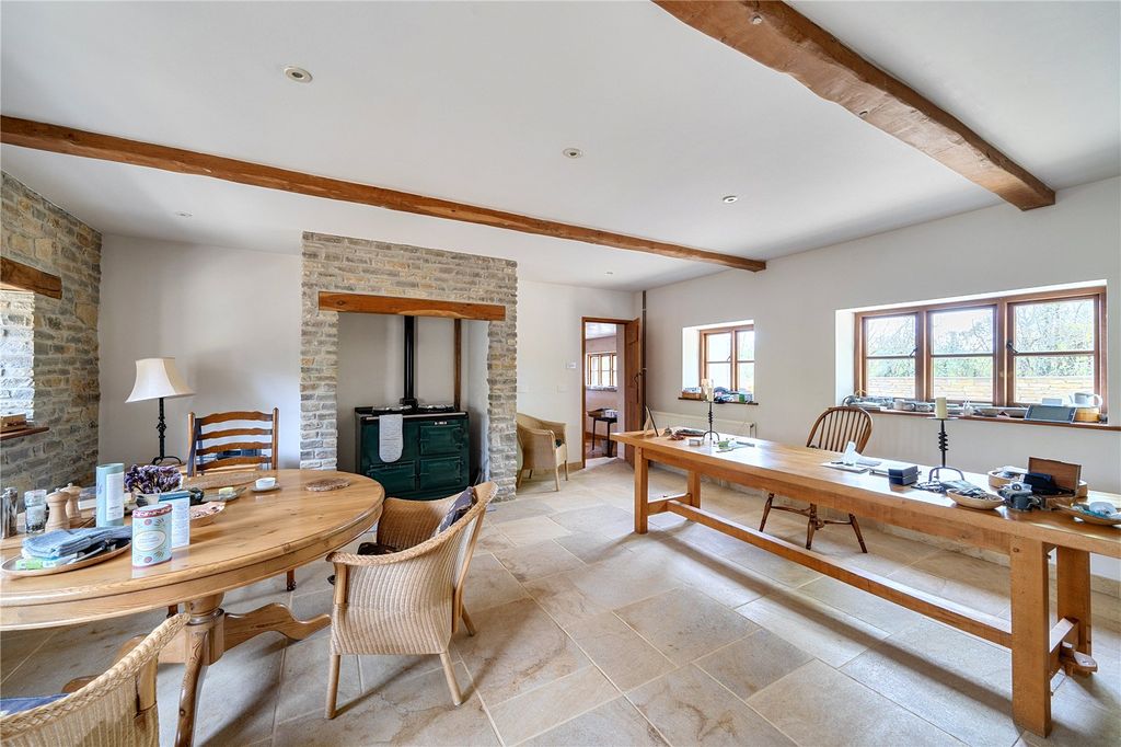 Property photo 2 of 24 Picture No. 42