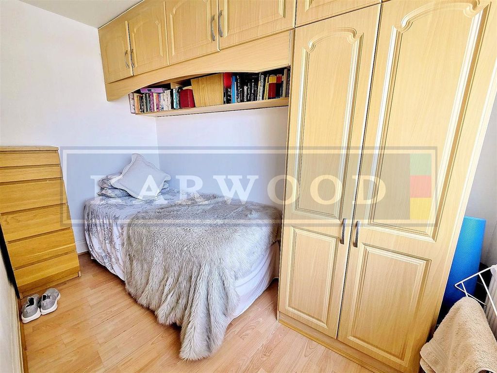 Additional image 17 of 4 bed semi-detached house for saleKingshill Avenue, Hayes UB4