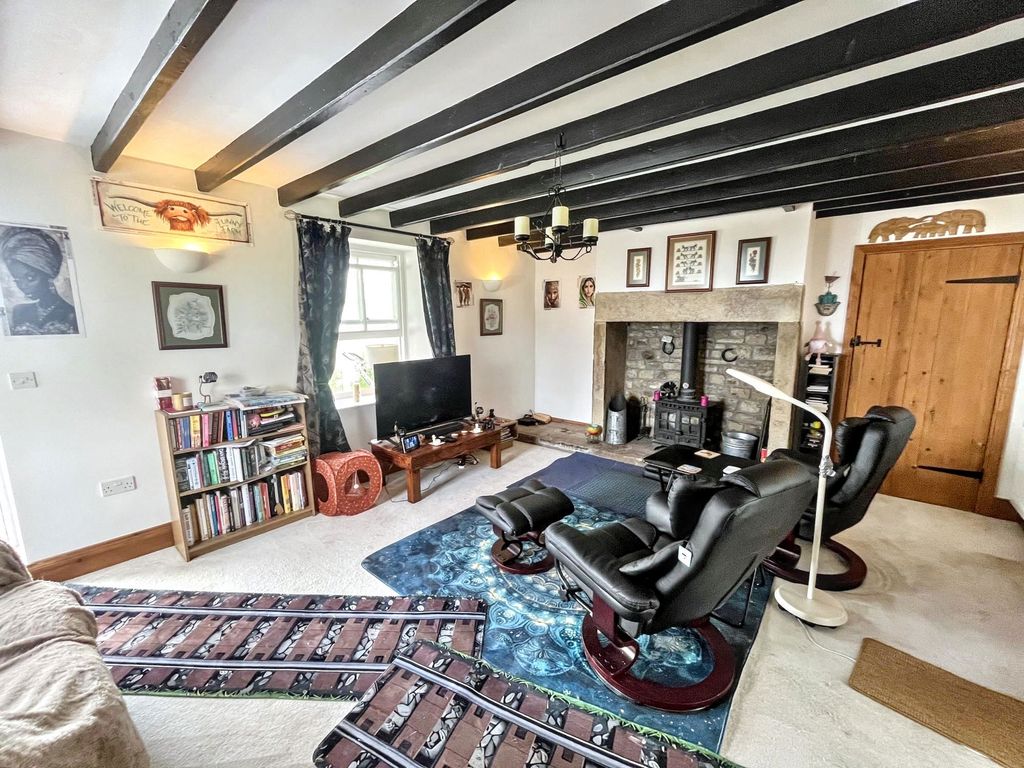 Property photo 2 of 22