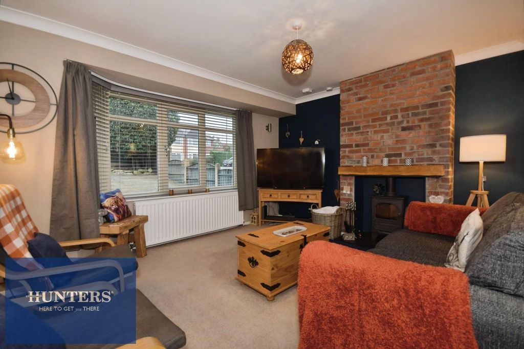 Property photo 2 of 17 Lounge.Jpg