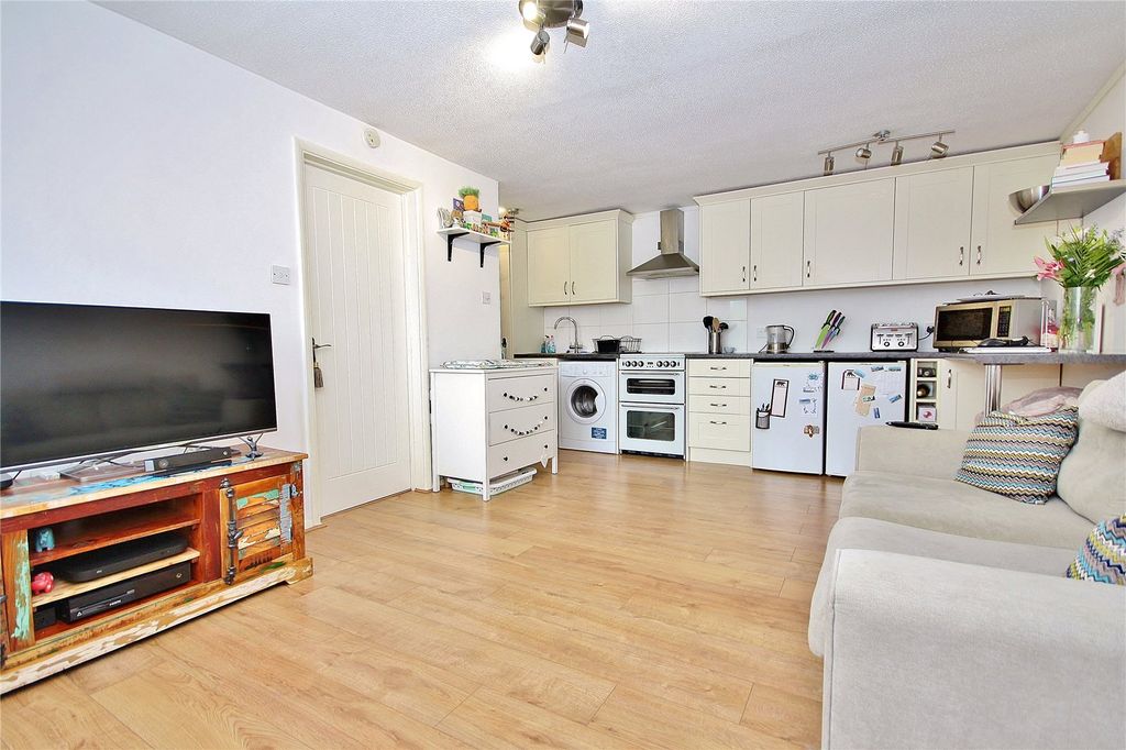 Property photo 2 of 5 Photo 02