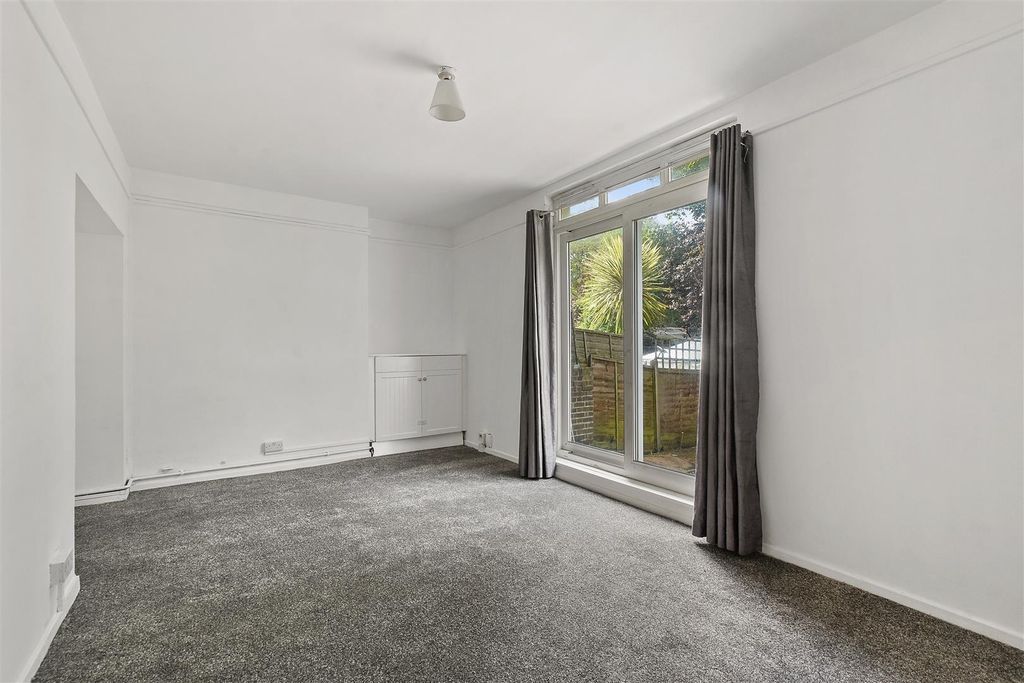 Property photo 3 of 16 14-8E97Gcpmsc - 60 Dobson Close - Reception -Origi