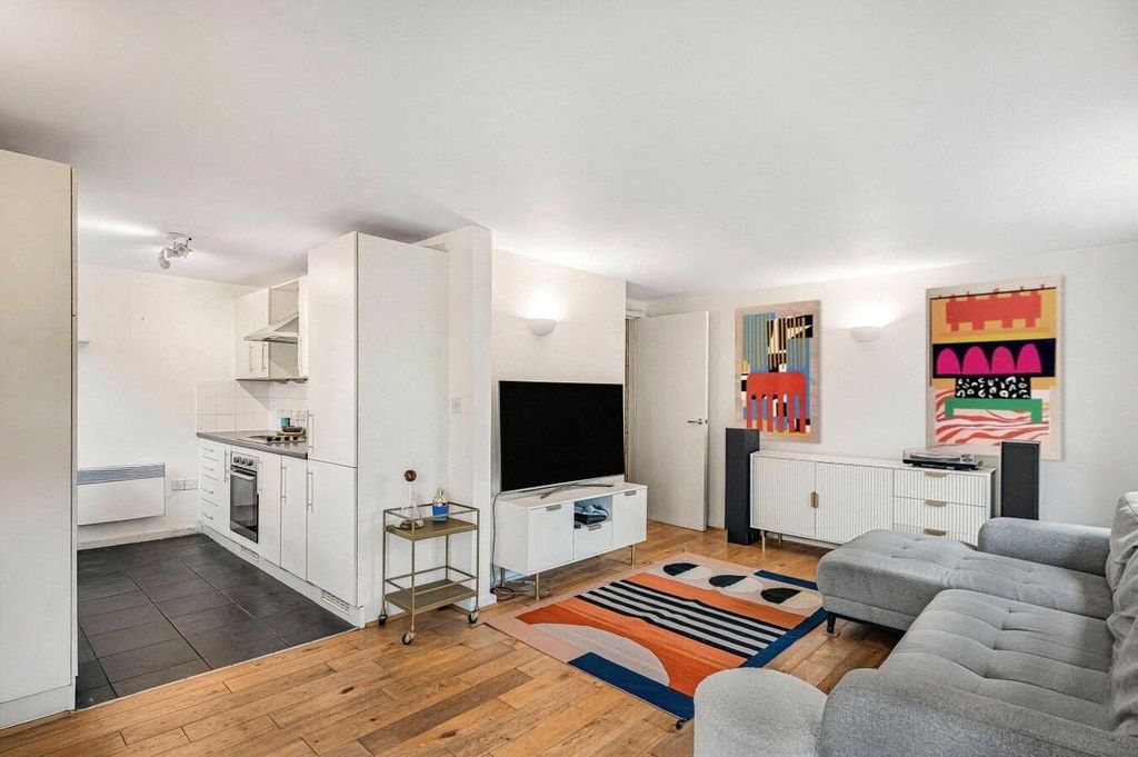 Property photo 2 of 25 Reception