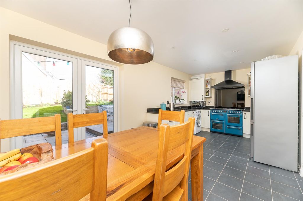Property photo 3 of 22 Dining Kitchen
