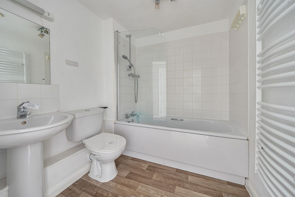 Property photo 3 of 9