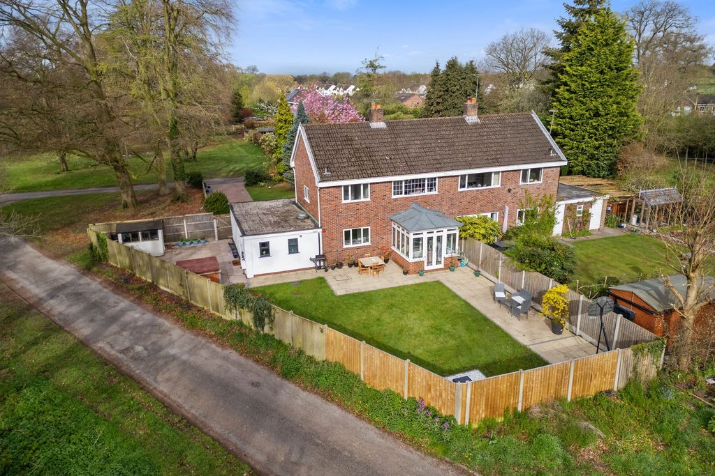 Property photo 2 of 27